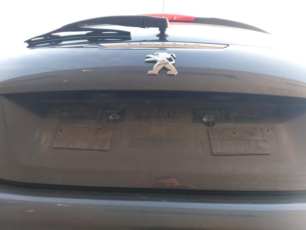 Peugeot 208 original Heckklappe mit Heckscheibe KTP Grau Shark Bj.2015